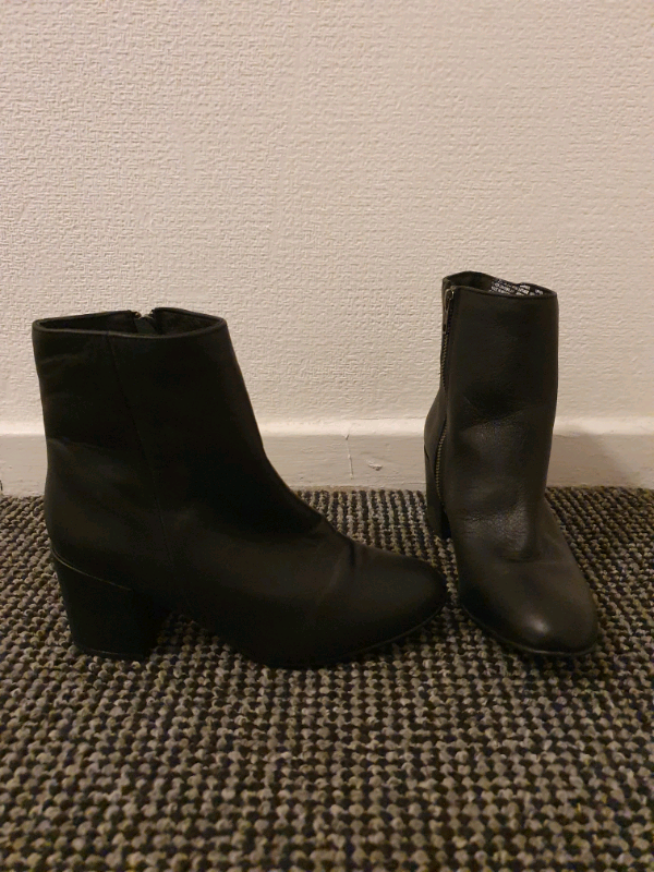 dune steve madden boots